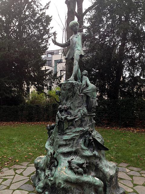 Peter Pan monument